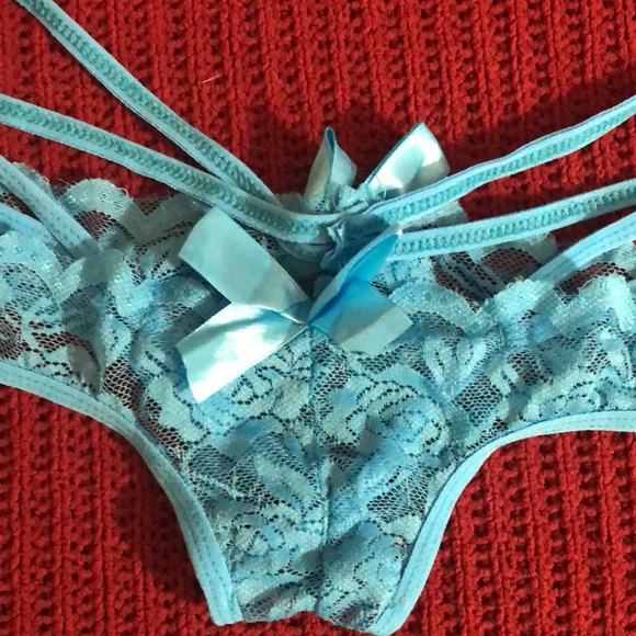 Matching Bra And Panty Set - Picture 6 of 7